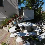 Vakantiehuis Summer House -room For 5 People In 1st Floor - J Velipojë