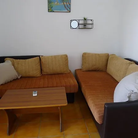 Summer House -room For 5 People In 1st Floor - J Dom wakacyjny