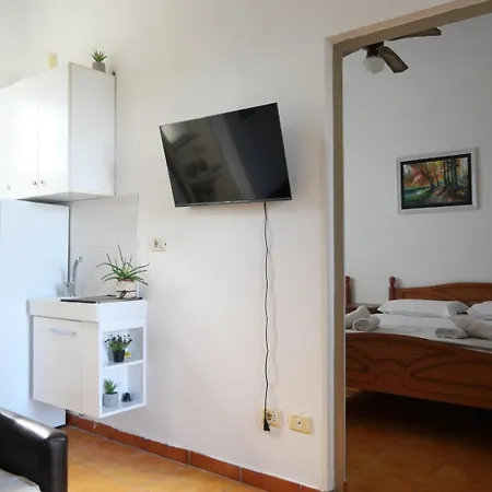 Dom wakacyjny Summer House -room For 5 People In 1st Floor - J *