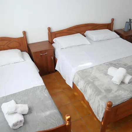 Summer House -room For 5 People In 1st Floor - J Velipojë