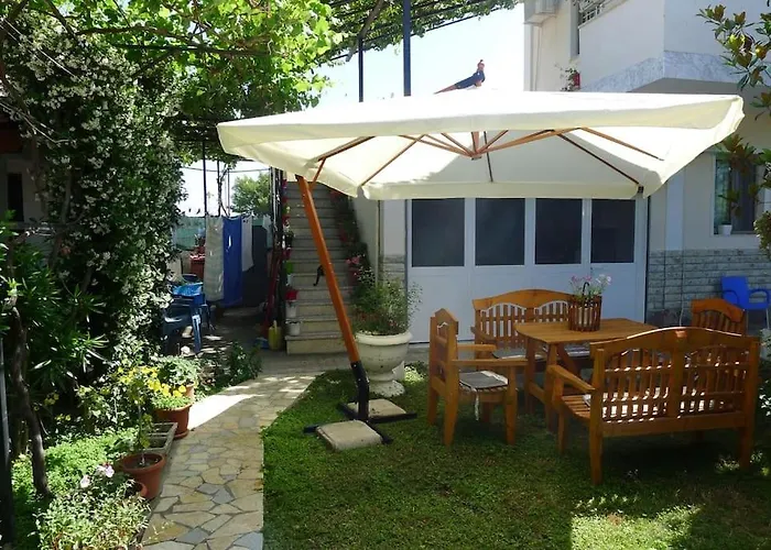 Summer House -room For 5 People In 1st Floor - J 度假居