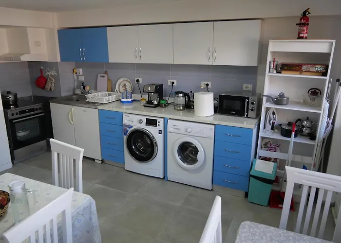 Summer House -room For 5 People In 1st Floor - J Velipojë