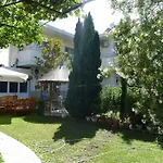 Summer House -room For 5 People In 1st Floor - J * Velipojë