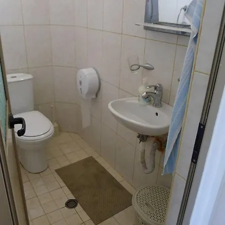 Summer House -room For 5 People In 1st Floor - J *