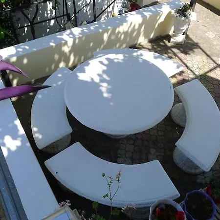 Summer House -room For 5 People In 1st Floor - J Velipojë