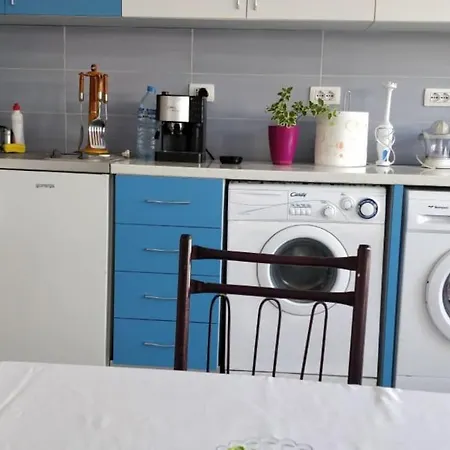 Summer House -room For 5 People In 1st Floor - J Сasa de vacaciones
