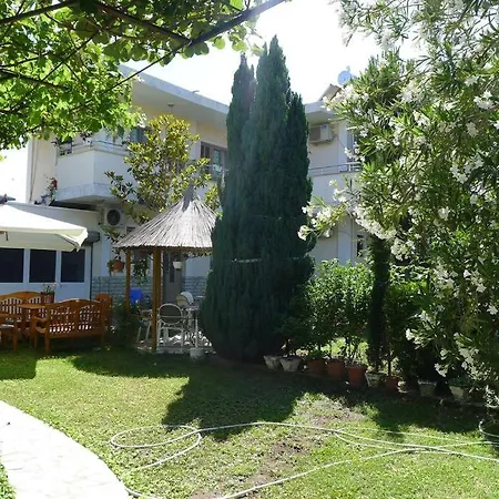 Summer House -room For 5 People In 1st Floor - J * Velipojë