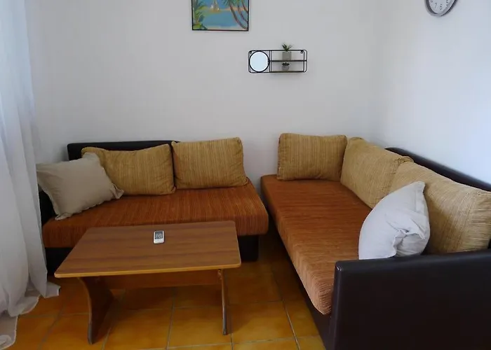 Summer House -room For 5 People In 1st Floor - J 度假居