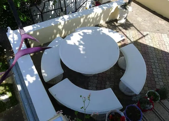 Summer House -room For 5 People In 1st Floor - J Velipojë