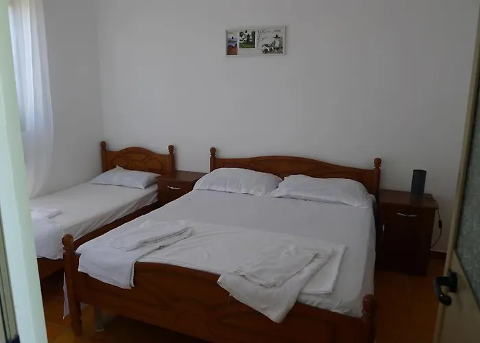 Summer House -room For 5 People In 1st Floor - J Velipojë