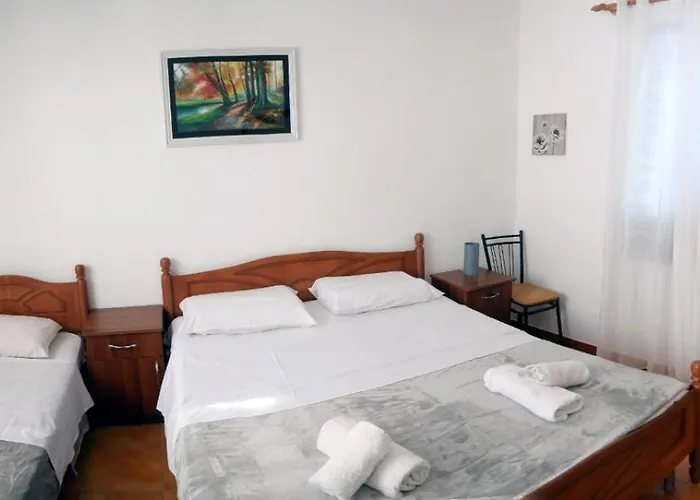 Summer House -room For 5 People In 1st Floor - J 度假居