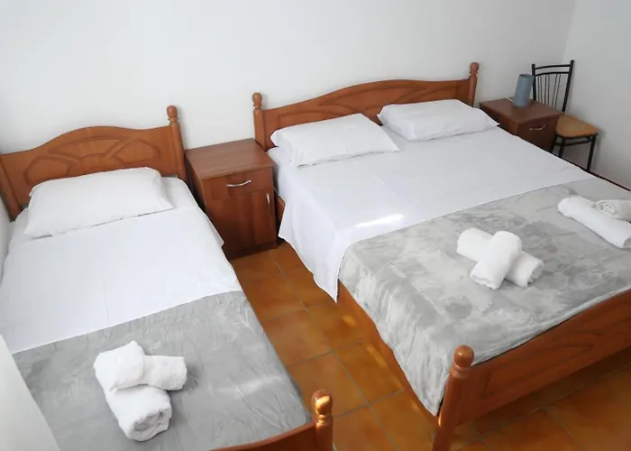 Summer House -room For 5 People In 1st Floor - J Velipojë