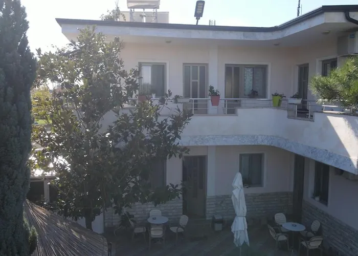 Summer House -room For 5 People In 1st Floor - J Velipojë